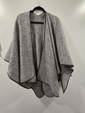 Gray Plaid Open-Front Poncho Sweater - Brand Unknown
